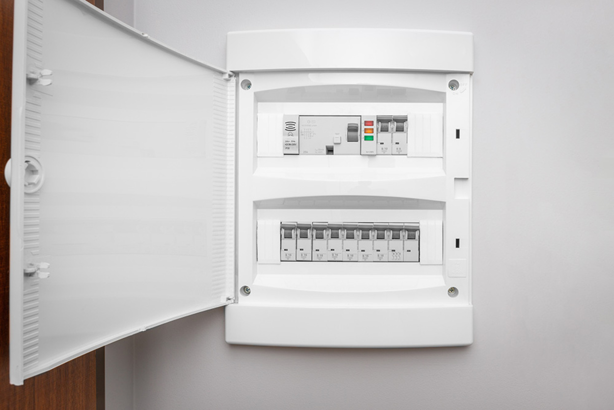 Über­spannungs­schutz bei Elektro-Sichert e.K. in Wolframs-Eschenbach
