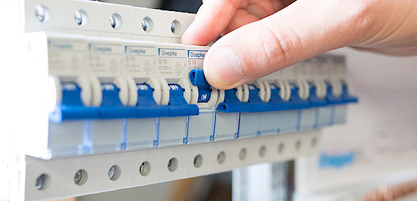 Schalt­schrank­bau bei Elektro-Sichert e.K. in Wolframs-Eschenbach