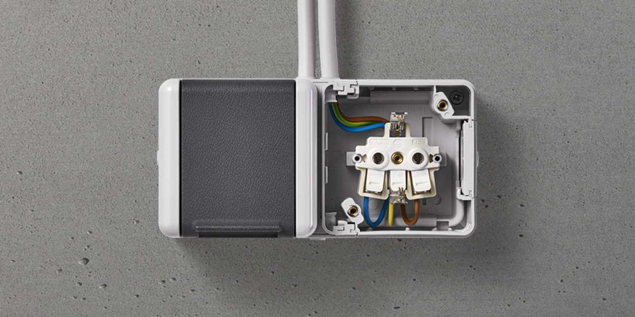 Doppelsteckdose mit Trennsteg bei Elektro-Sichert e.K. in Wolframs-Eschenbach