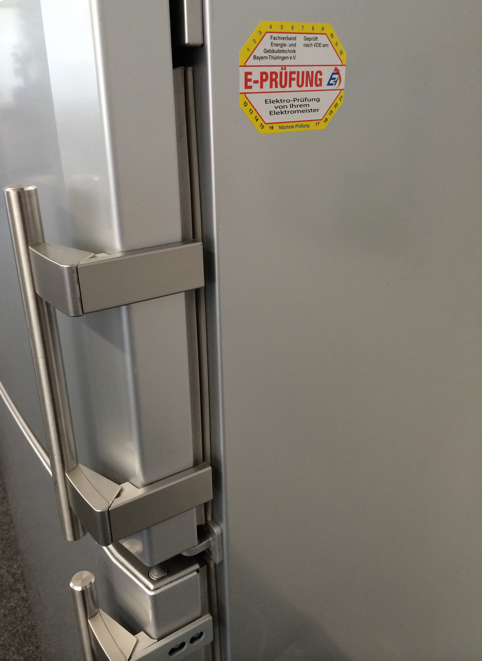 Bild E Pruefung m bei Elektro-Sichert e.K. in Wolframs-Eschenbach